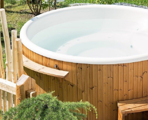 tips-landscaping-around-your-hot-tub